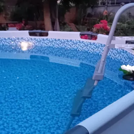 Rose For 4 Guests In Rose Δωμάτια σε οικογενειακή κατοικία Λιουμπλιάνα