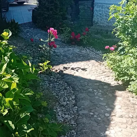 Δωμάτια σε οικογενειακή κατοικία Rose For 4 Guests In Rose *