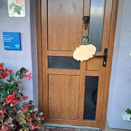 Rose For 4 Guests In Rose * Λιουμπλιάνα