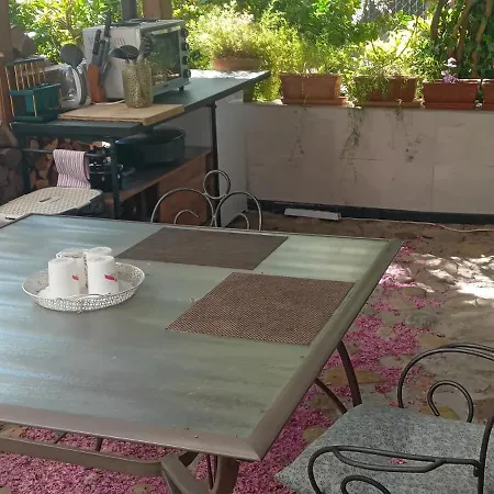 Δωμάτια σε οικογενειακή κατοικία Rose For 4 Guests In Rose Λιουμπλιάνα
