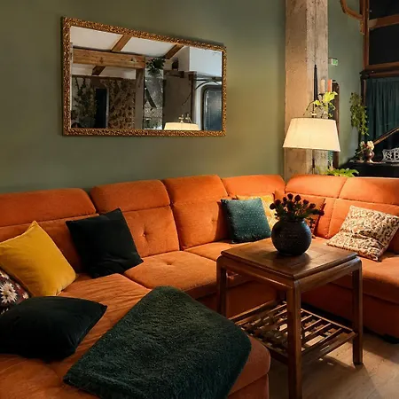 Rum i privatbostad Rose Room, Roseart