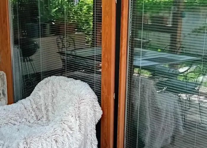 Rose For 4 Guests In Rose * Laibach