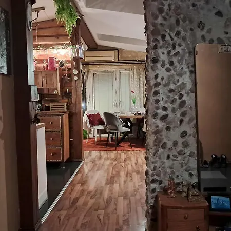 Rose For 4 Guests In Rose *